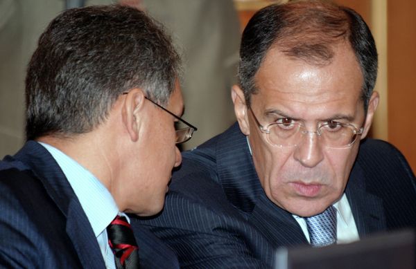 Sergei Shoigu (L) and Sergei Lavrov (R) will visit Japan on November 1-2 - Sputnik International