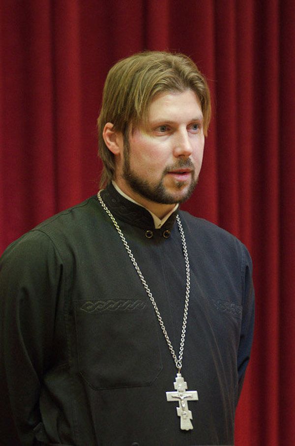 Gleb Grozovsky, a Russian priest wanted for suspected child sex abuse, has been detained by Interpol in Israel. - Sputnik International