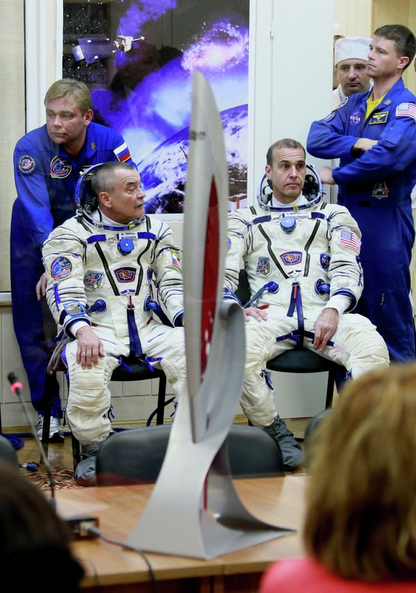 Olympic Torch Blasts Into Space - Sputnik International