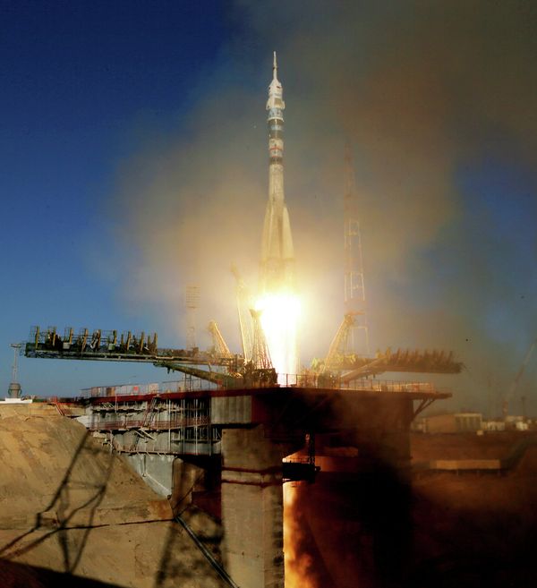 Olympic Torch Blasts Into Space - Sputnik International