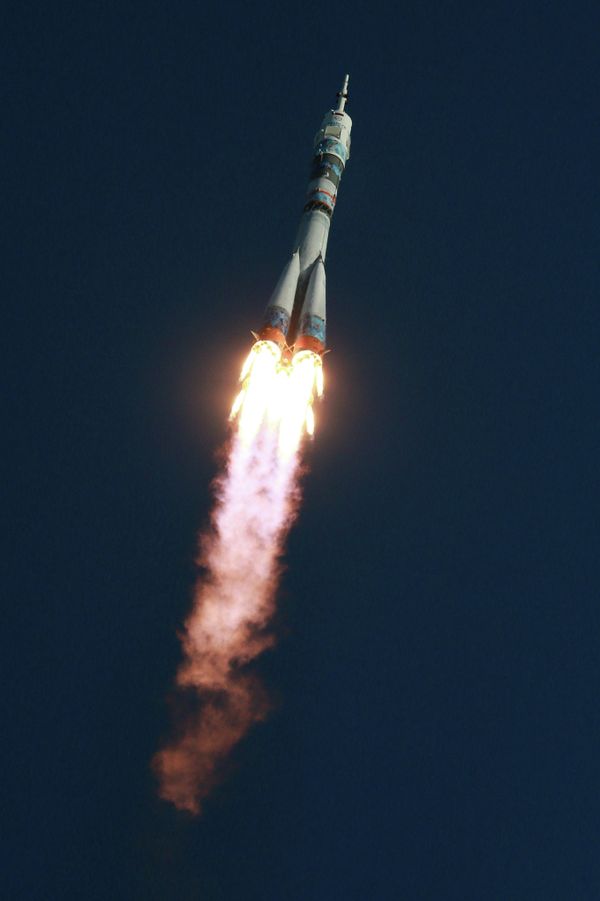 Olympic Torch Blasts Into Space - Sputnik International
