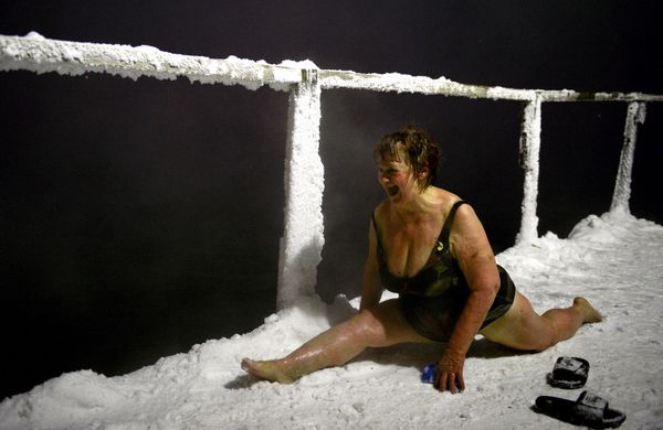 Ice Swimming Season Gets Underway in Russian City of Norilsk - Sputnik International