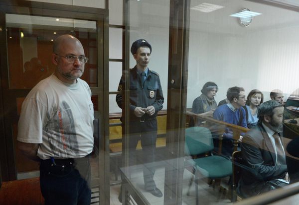Sergey Krivov (L) in court, April 3, 2013 - Sputnik International