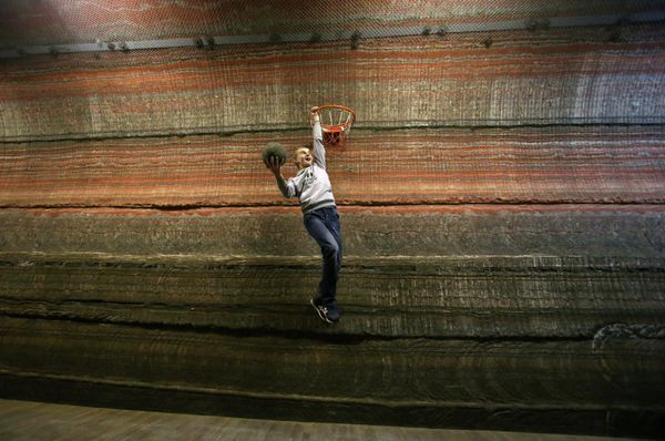 Journey to the Center of the Earth – for Medical Help - Sputnik International