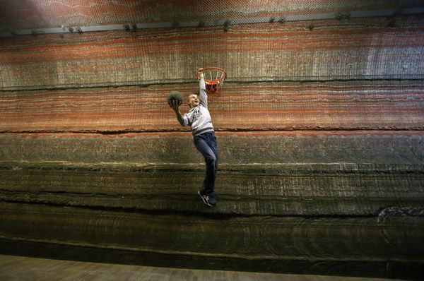 Journey to the Center of the Earth – for Medical Help - Sputnik International