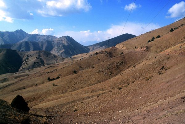 A view of the Kamchik Pass, in Uzbekistan, under which a Chinese-built tunnel is expected to be completed by July 2016. - Sputnik International