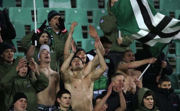 Supporters during the match on Nov. 28 - Sputnik International