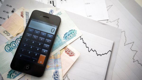 Russia will need to tap into alternative markets in order to recover its economy in two years, according to experts - Sputnik International