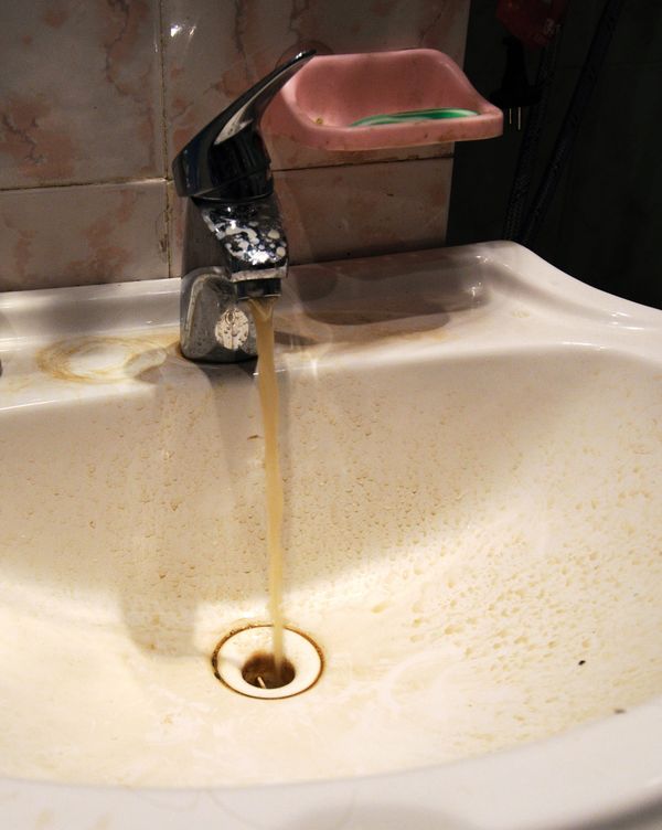 Putin Complains of Rusty Water at Home - Sputnik International
