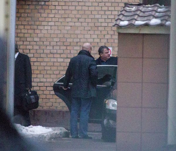 Anatoly Serdyukov gets into his car after being charged with negligence - Sputnik International