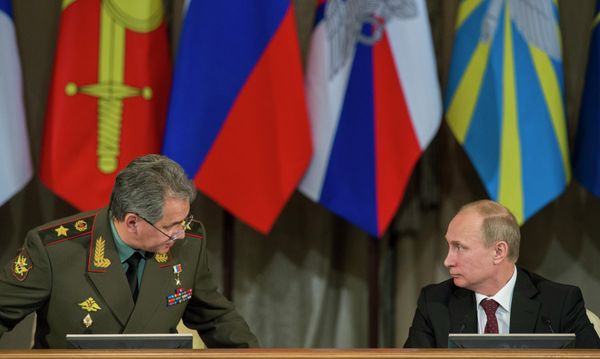 Sergei Shoigu and Vladimir Putin at a meeting of the country’s top military leadership - Sputnik International