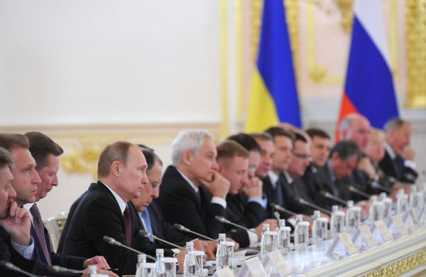 Russia could draw on the national wealth fund to buy $3 billion in Ukrainian eurobonds - Sputnik International