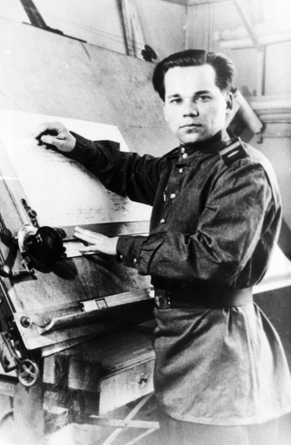 Mikhail Kalashnikov Dies at Age 94 - Sputnik International