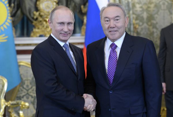 Russian President Vladimir Putin and his Kazakh counterpart Nursultan Nazarbayev - Sputnik International