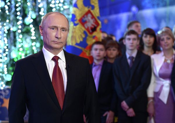 Russian President Vladimir Putin broke with tradition this December 31 and delivered two New Year’s speeches instead of one - Sputnik International