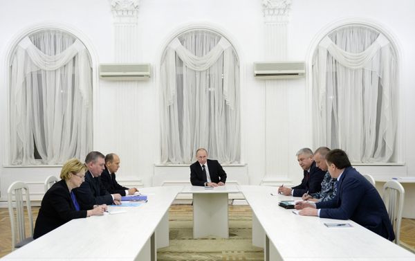 Russian President Vladimir Putin discussed public security and anti-terrorism in Volgograd - Sputnik International
