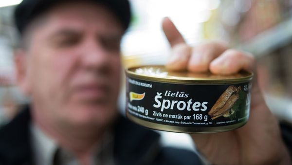 Russian authorities have suspended sales of sprats supplied by a Latvian company due to food safety concerns - Sputnik International