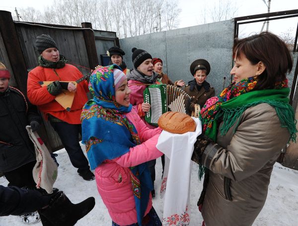 Yuletide Fortune Telling and Christmas Carols - Sputnik International
