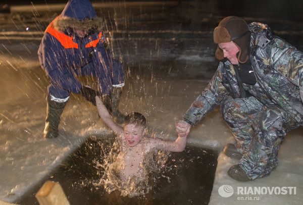 Epiphany Bathing in 2014 - Sputnik International