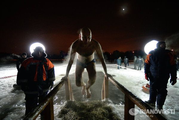 Epiphany Bathing in 2014 - Sputnik International