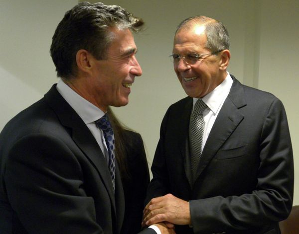 Anders Fogh Rasmussen and Sergei Lavrov (archive) - Sputnik International