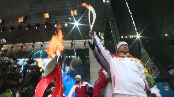 Chechen Leader Kadyrov Lights Olympic Torch in Grozny - Sputnik International