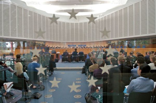 Cyprus delegate to the Parliamentary Assembly of the Council of Europe (PACE) has warned the organization of the rise of neo-Nazi activities in Ukraine. - Sputnik International