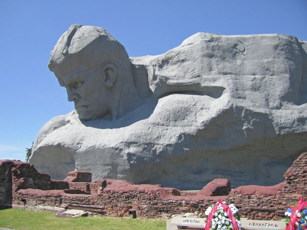 Courage monument at the Brest Fortress - Sputnik International