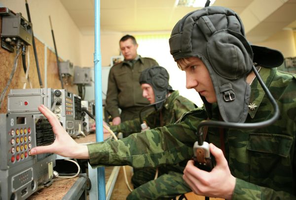 Russia has started working on a new-generation radio communication system. - Sputnik International