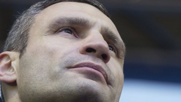Incumbent Kiev Mayor Vitaly Klitschko is poised to return to city hall as exit polls show him winning 40.4 percent of the vote. - Sputnik International