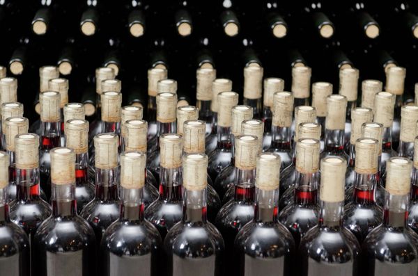 About 10 million liters of illegally produced whiskey were consumed in Russia last year - Sputnik International