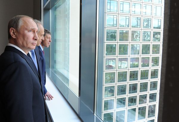 Russian President Vladimir Putin visiting the campus of the Olympic University in Sochi. September 2013 Russian President Vladimir Putin visiting the campus of the Olympic University in Sochi. September 2013 - Sputnik International