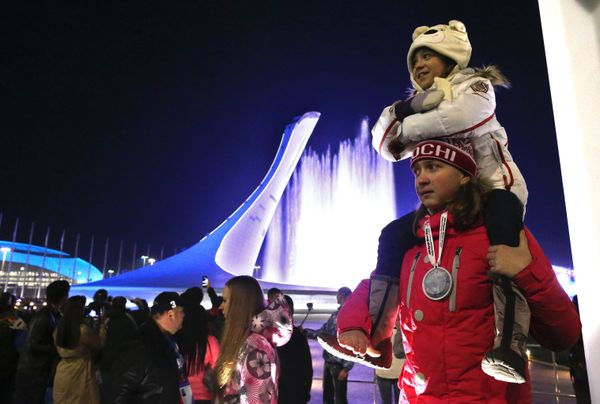 Visitors at the Olympic park after the closing ceremony - Sputnik International