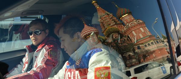 Russia's Olympic champion Viktor An (R) in a car presented to the medalists Russia's Olympic champion Viktor An (R) in a car presented to the medalists - Sputnik International