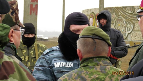Military visitors from OSCE participating States negotiate for entry into the Crimea region - Sputnik International