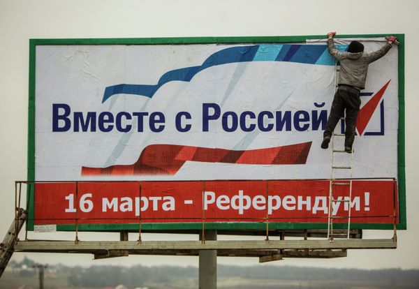 With Russia - an agitation poster for the upcoming referendum in Simferopol - Sputnik International