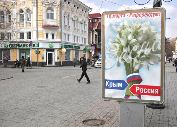 Billboards in the center of Sevastopol in run-up to the referendum on the status of Crimea. - Sputnik International