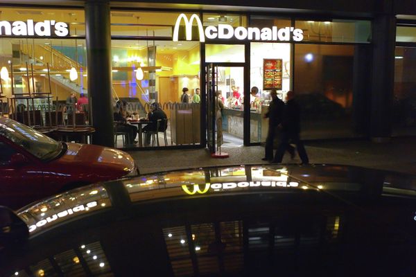 McDonald's Suspends Work In Crimea - Sputnik International