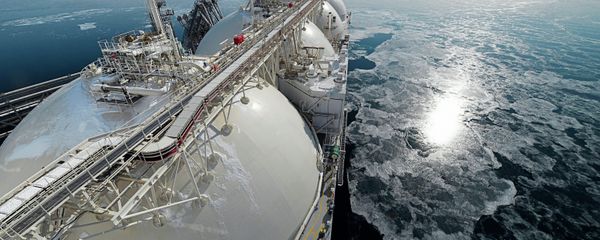 Liquefied natural gas tanker Grand Aniva at first LNG plant in Russia Liquefied natural gas tanker Grand Aniva at first LNG plant in Russia - Sputnik International