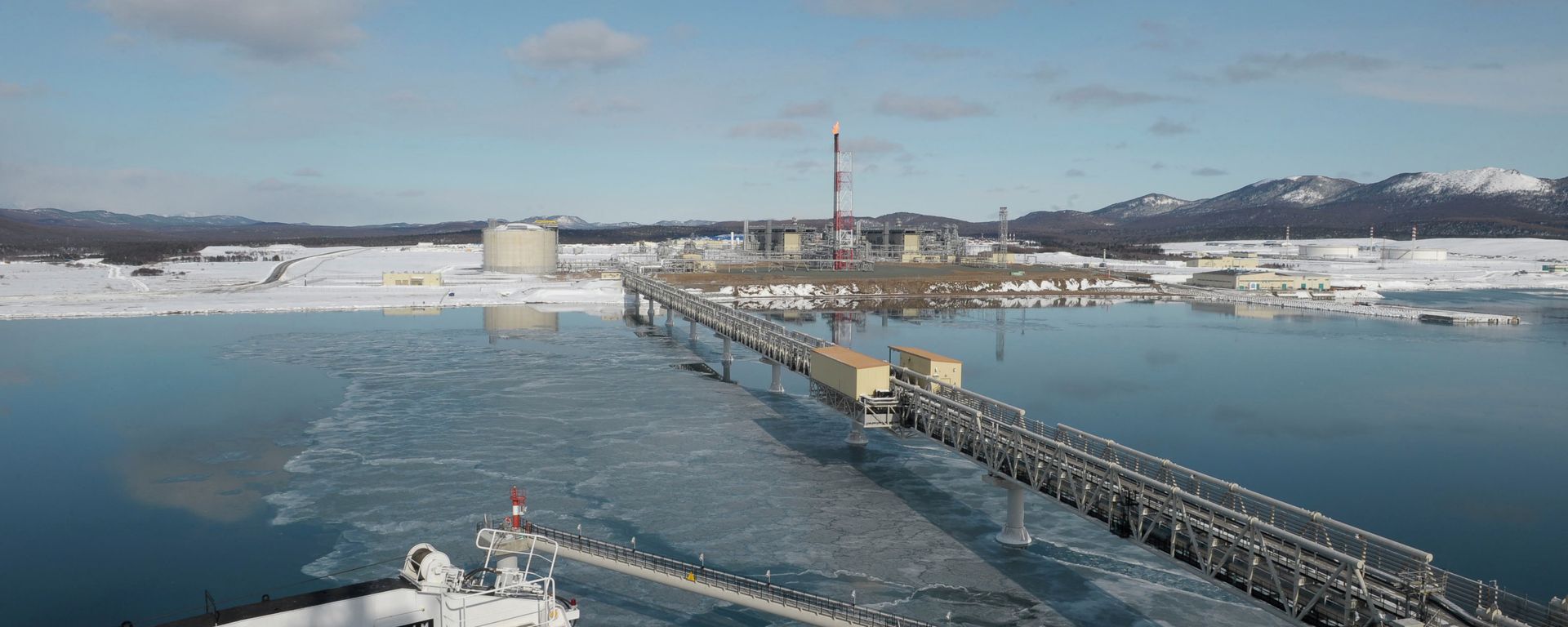 Russia's first LNG plant in Sakhalin - Sputnik International, 1920, 08.10.2022