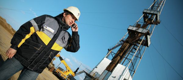 Oil derrick of public oil company Rosneft Oil derrick of public oil company Rosneft - Sputnik International