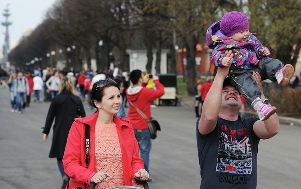 Russian Happiness at 25-Year High – Poll - Sputnik International
