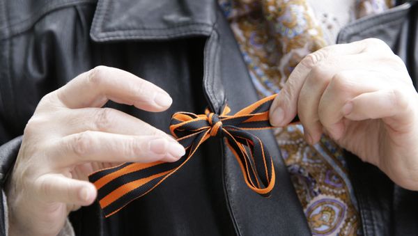Armenians to Receive Over 20,000 St. George Ribbons for Victory Day - Sputnik International