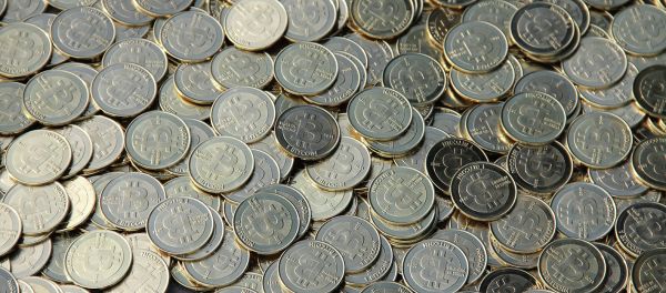 A physical representation of the Bitcoin for collectors. The currency exists only online. - Sputnik International