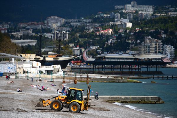 Preparation for holiday season in Yalta - Sputnik International