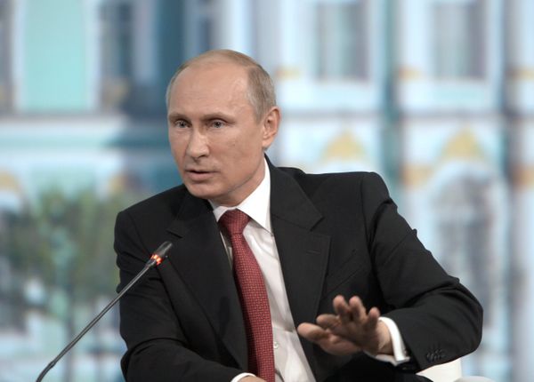 Vladimir Putin attends St. Petersburg International Economic Forum - Sputnik International