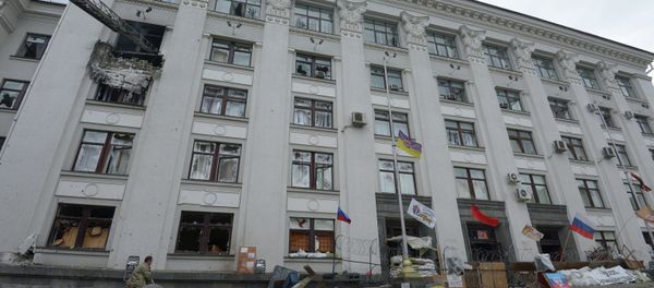 Self-defense forces in the eastern Ukrainian city of Luhansk have taken control of a government building, the coordinator of the local people's community told RIA Novosti Tuesday. Self-defense forces in the eastern Ukrainian city of Luhansk have taken control of a government building, the coordinator of the local people's community told RIA Novosti Tuesday. - Sputnik International