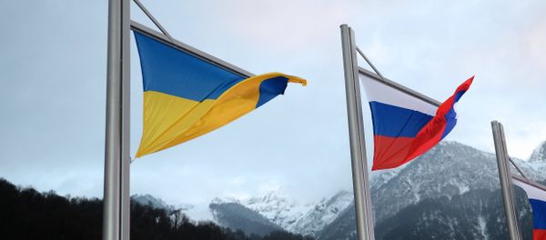 National Ukrainian and Russian flags National Ukrainian and Russian flags - Sputnik International