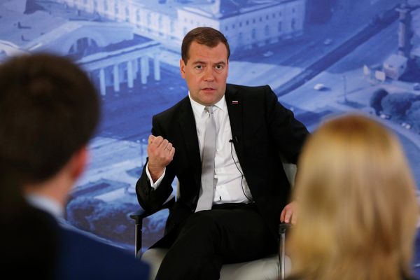 Prime Minister Dmitry Medvedev meets with law students, participants in the 5th International Youth Legal Forum in St. Petersburg - Sputnik International