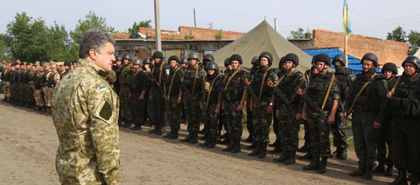 Ukraine's president Poroshenko visits National guard HQ in Donetsk Region Ukraine's president Poroshenko visits National guard HQ in Donetsk Region - Sputnik International